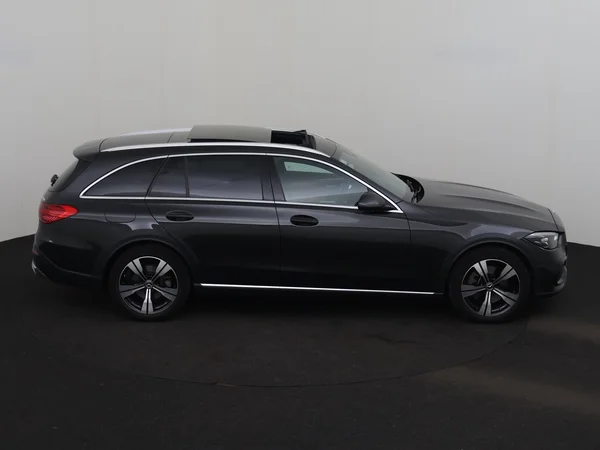 MERCEDES C 220 (2022) — foto 27 van 31