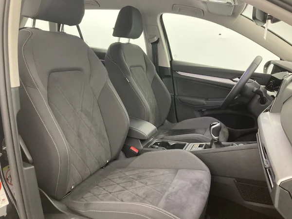 VOLKSWAGEN Golf Variant VIII (2023) — foto 8 van 36