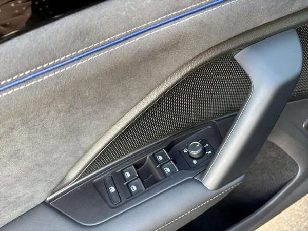 VOLKSWAGEN Tayron eHybrid (PHEV) (2025) — foto 4 van 13