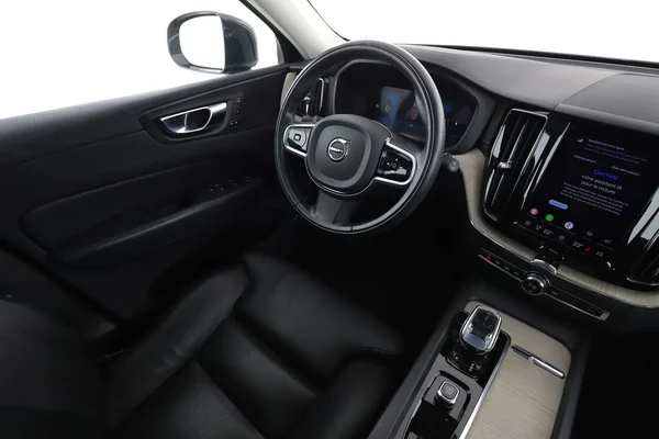 Volvo XC60 (2021) — foto 4 van 16