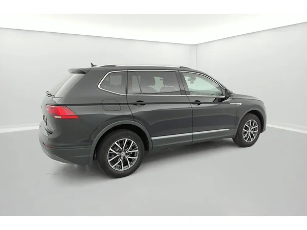 VOLKSWAGEN Tiguan Allspace (2021) — foto 8 van 36