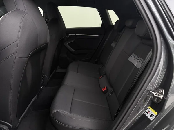 AUDI A3 Sportback (2025) — foto 2 van 18