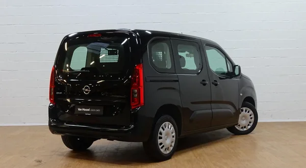 Opel Combo (2023) — foto 22 van 27