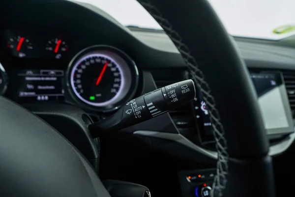 Opel Astra (2019) — foto 11 van 53