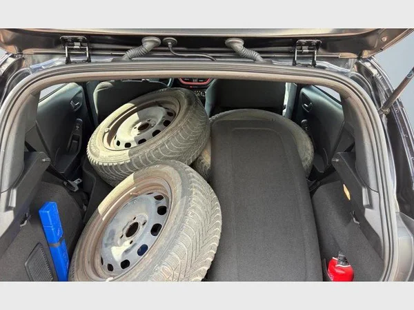 Ford Fiesta (2018) — foto 14 van 21