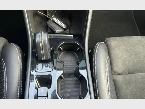 Volvo XC40 (2018) — foto 14 van 30