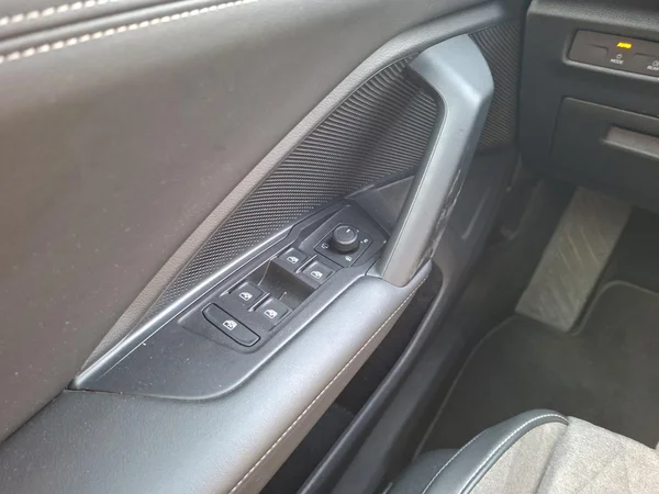 VOLKSWAGEN Tiguan (2024) — foto 5 van 22
