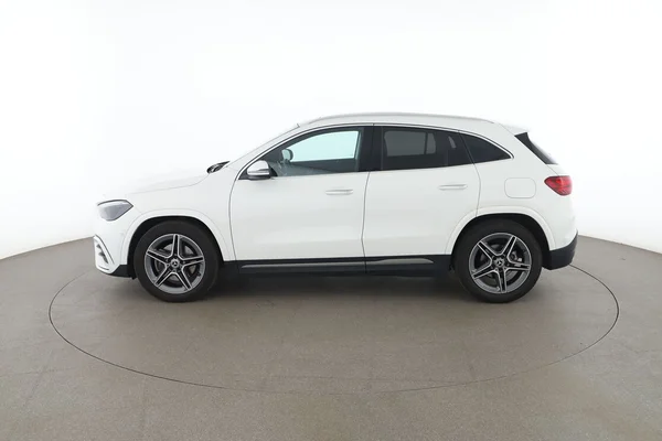 Mercedes-Benz GLA-Klasse (2024) — foto 9 van 16