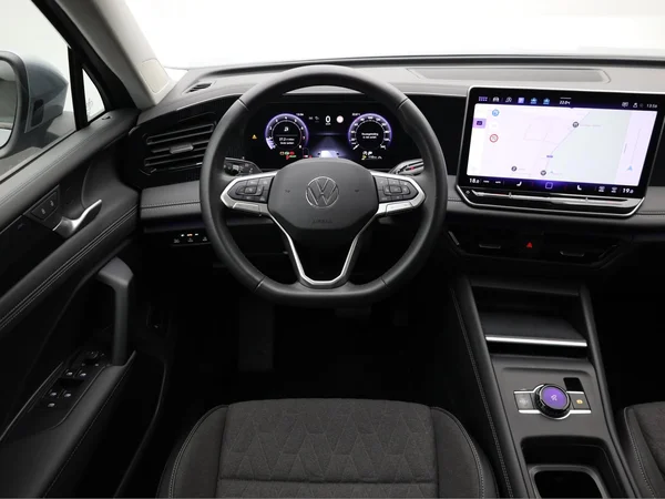VOLKSWAGEN Tiguan (2024) — foto 5 van 23