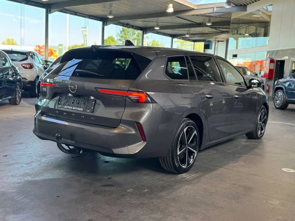 Opel Astra Sports Tourer (2024) — foto 10 van 16