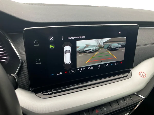 SKODA Octavia Combi (2024) — foto 13 van 25