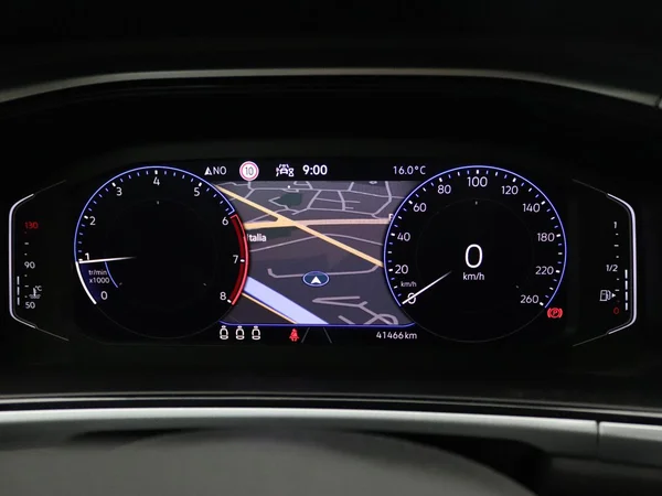 VOLKSWAGEN T-Roc (2022) — foto 18 van 19
