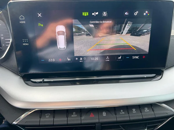 SKODA Octavia Combi Dsl (2023) — foto 2 van 18