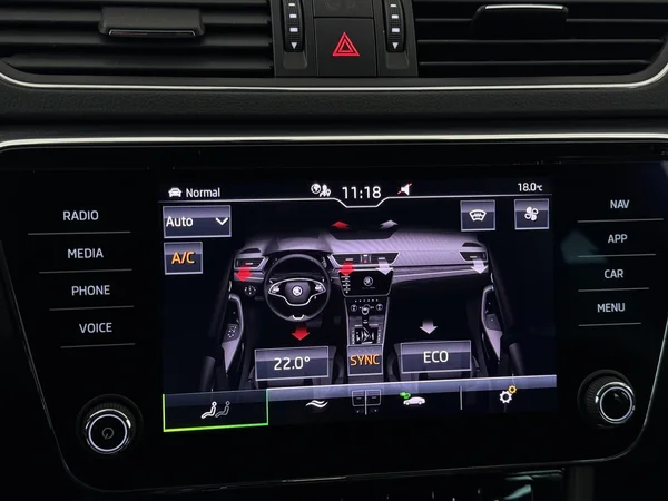 SKODA Superb (2021) — foto 19 van 32