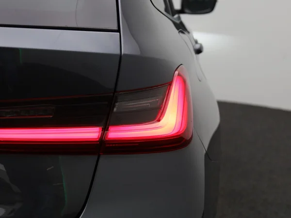 BMW 3 Reeks (2021) — foto 35 van 46