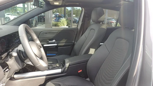 Mercedes-Benz GLA (2023) — foto 4 van 7