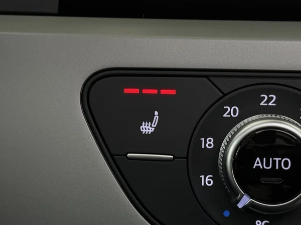 AUDI A4 (2022) — foto 19 van 31