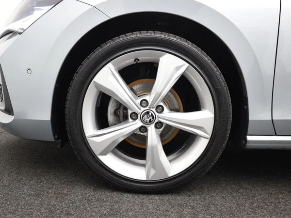 SKODA Superb Combi Dsl (2024) — foto 5 van 25