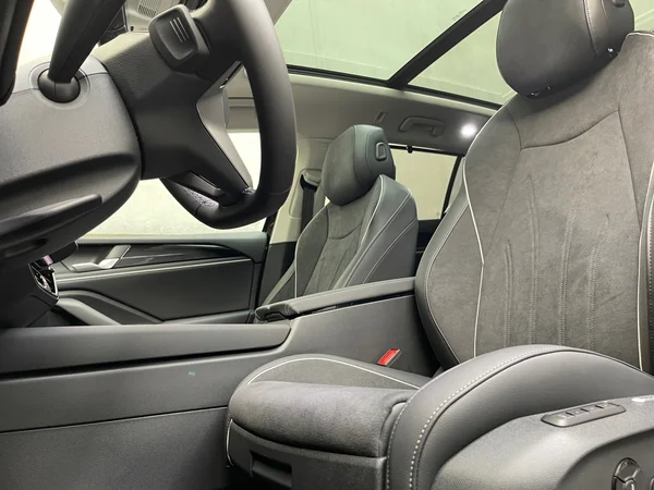 VOLKSWAGEN Passat SW (2025) — foto 3 van 14