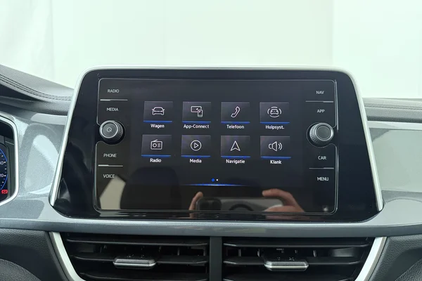 Volkswagen T-Roc (2024) — foto 3 van 16