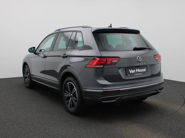 Volkswagen Tiguan (2021) — foto 12 van 43