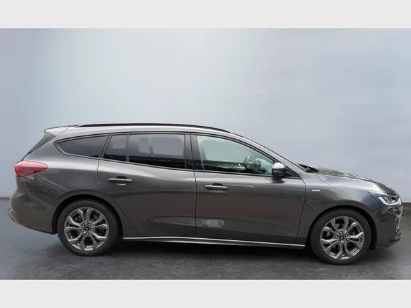Ford Focus SW (2022) — foto 24 van 25