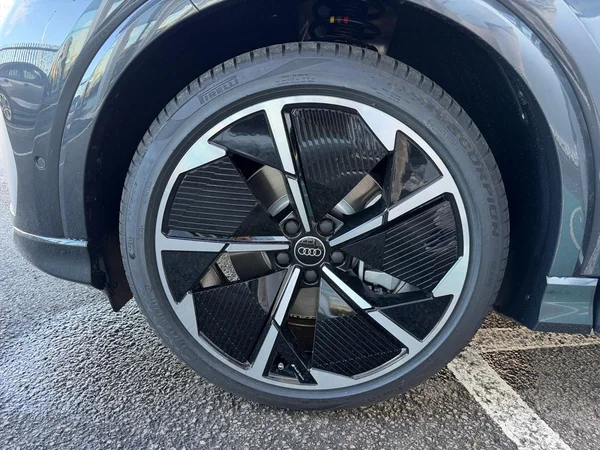 AUDI Q4 e-tron (2026) — foto 15 van 23