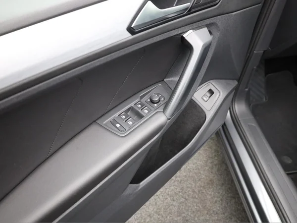 VOLKSWAGEN Tiguan (2019) — foto 6 van 21