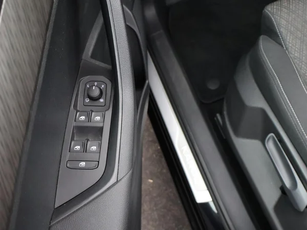 SKODA Karoq (2023) — foto 20 van 33