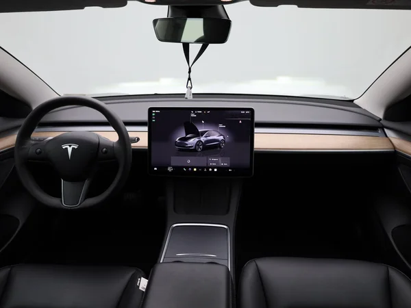 Tesla Model 3 (2022) — foto 36 van 47