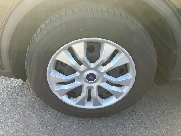 FORD Kuga (2024) — foto 6 van 24