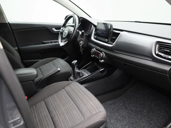 Kia Stonic (2021) — foto 29 van 40