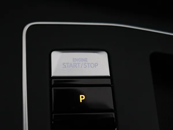VOLKSWAGEN Golf (2024) — foto 16 van 28