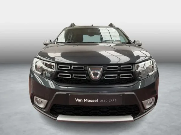 Dacia Sandero Stepway (2018) — foto 10 van 17