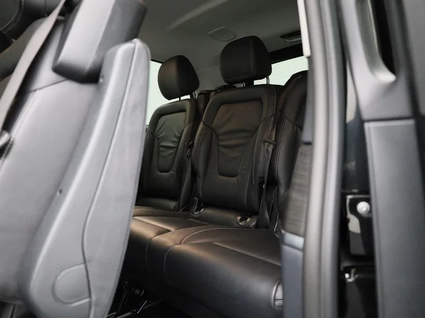 Mercedes-Benz EQV (2023) — foto 7 van 48