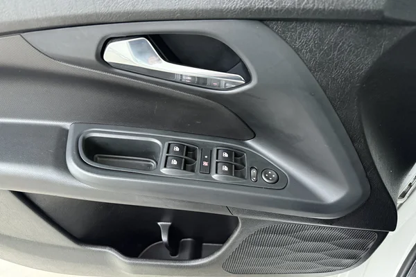 Fiat Tipo Hatchback (2019) — foto 7 van 23