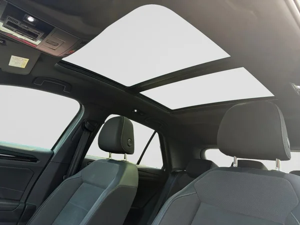 VOLKSWAGEN T-Roc (2022) — foto 10 van 12