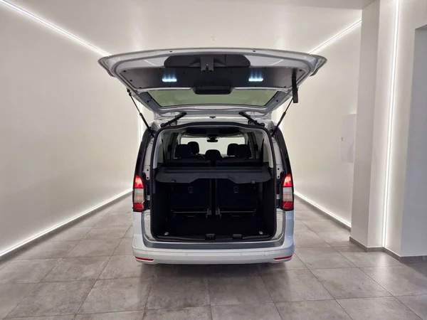 Ford Tourneo Connect (2025) — foto 9 van 14