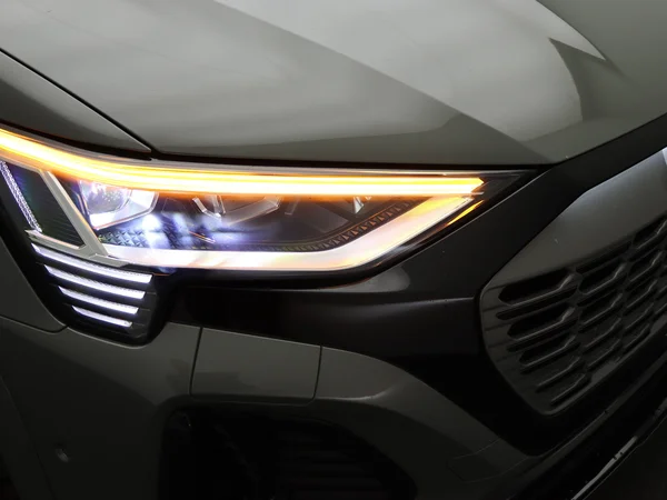 AUDI Q8 e-tron Sportback (2024) — foto 30 van 33