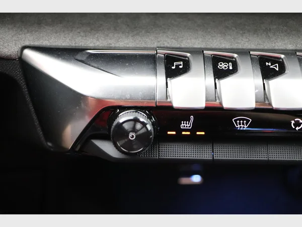 PEUGEOT 5008 (2023) — foto 18 van 26