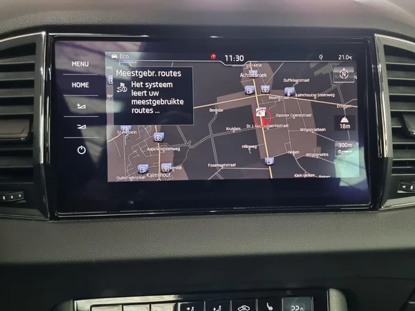 SKODA Karoq (2018) — foto 6 van 23