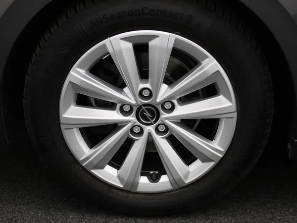 Opel Astra (2023) — foto 4 van 38