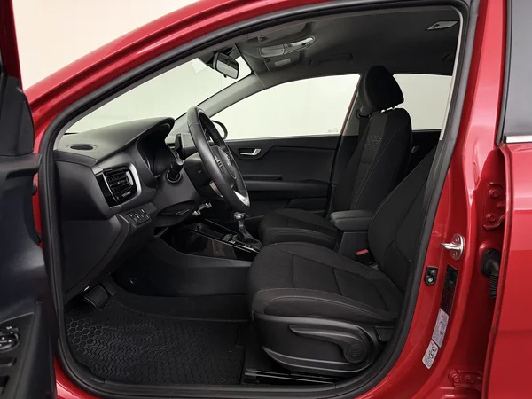 KIA Rio (2022) — foto 2 van 26