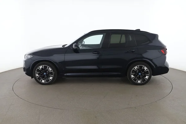 BMW iX3 (2022) — foto 9 van 16