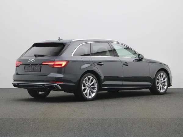 AUDI A4 Avant (2019) — foto 12 van 22