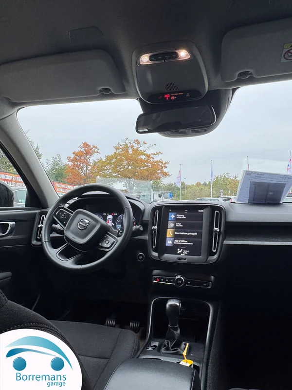 Volvo XC-40 (2022) — foto 10 van 40