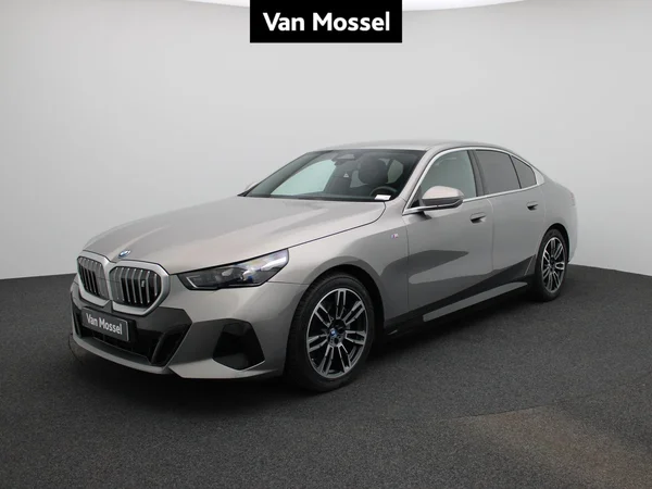 BMW i5 (2024) — foto 1 van 55