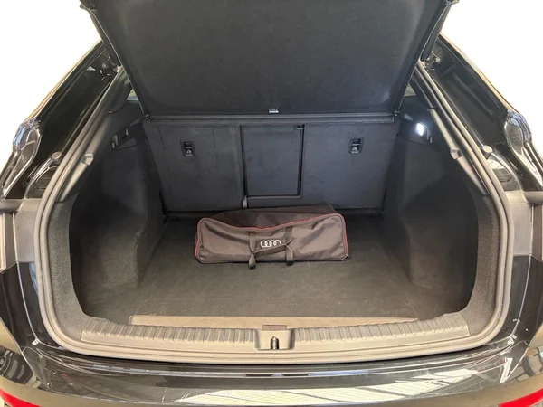 AUDI Q4 Sportback e-tron (2024) — foto 15 van 22