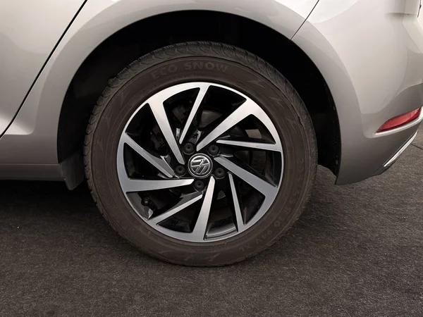 VOLKSWAGEN Golf (2018) — foto 7 van 27