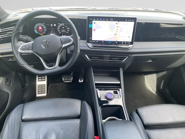 VOLKSWAGEN Tiguan (2024) — foto 14 van 20
